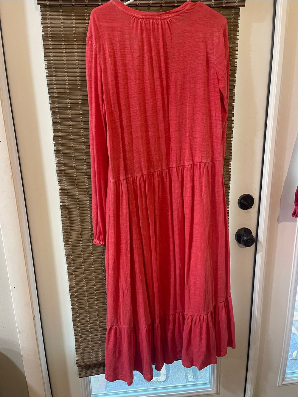 Anthropologie Saturday Sunday Arlo tiered midi Coral Tiered V-Neck Dress - Picture 3 of 3